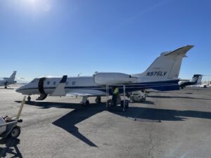 ラスベガス・マッカラン国際空港を出発するリアジェット