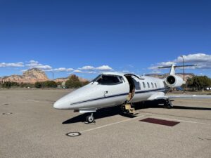 ラスベガス・マッカラン国際空港を出発するリアジェット