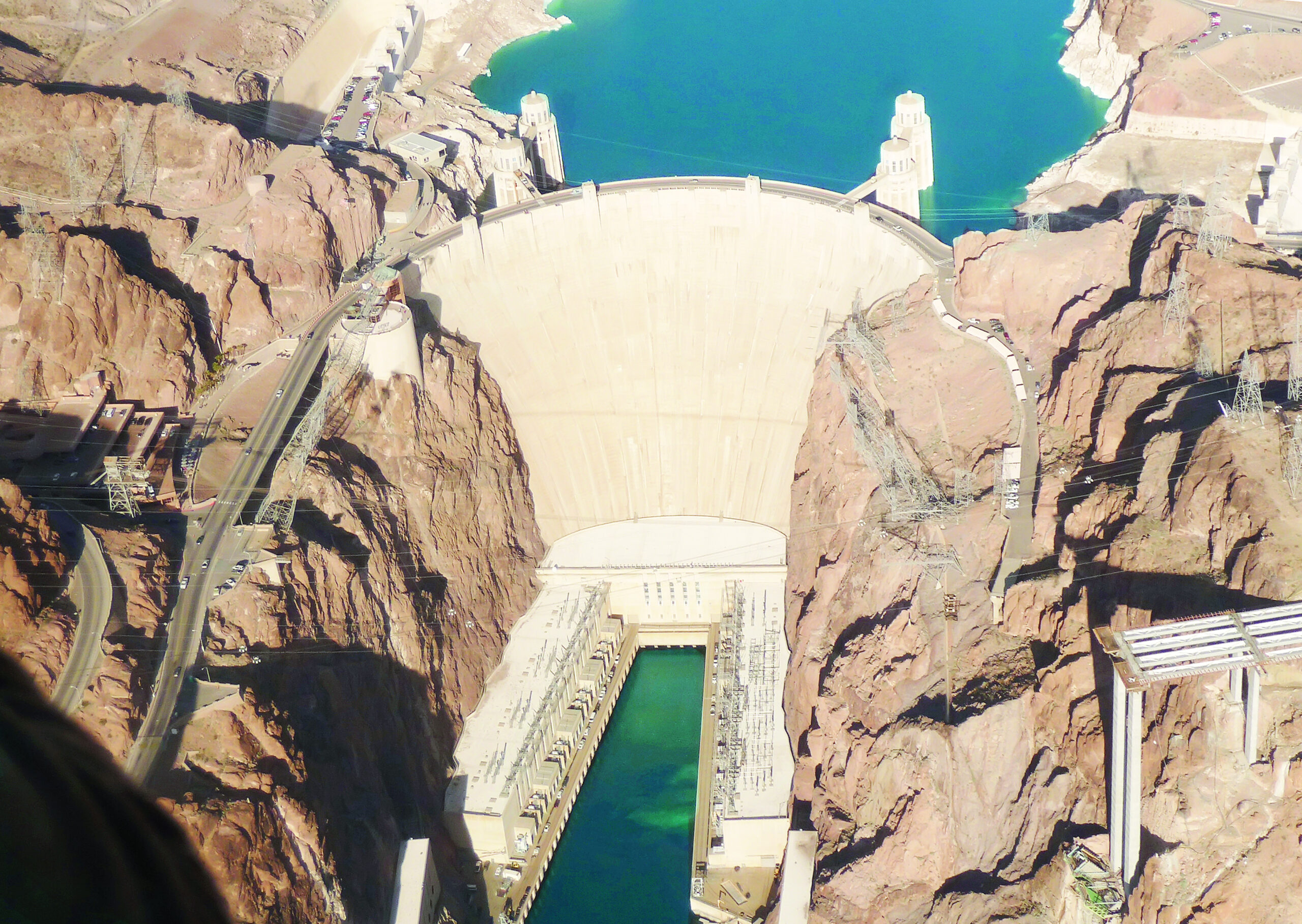 tour-3_RS5719_HOOVER DAM CMYK_iStock_000010084274Medium_COLOR ADJUST-hpr
