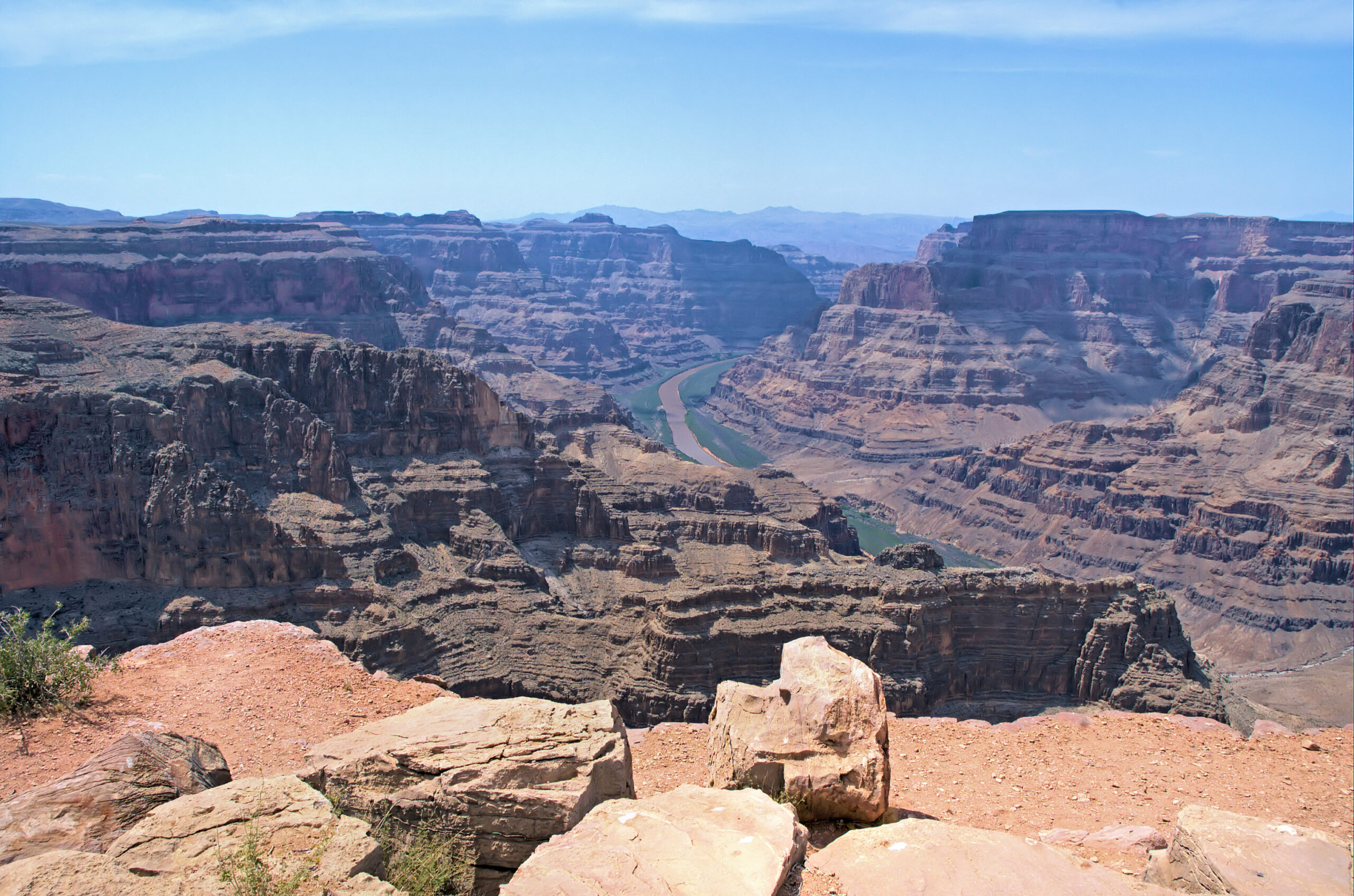 tour-3_RS7270_las-02-grand-canyon-west-rim-guano-point-from-edge-2